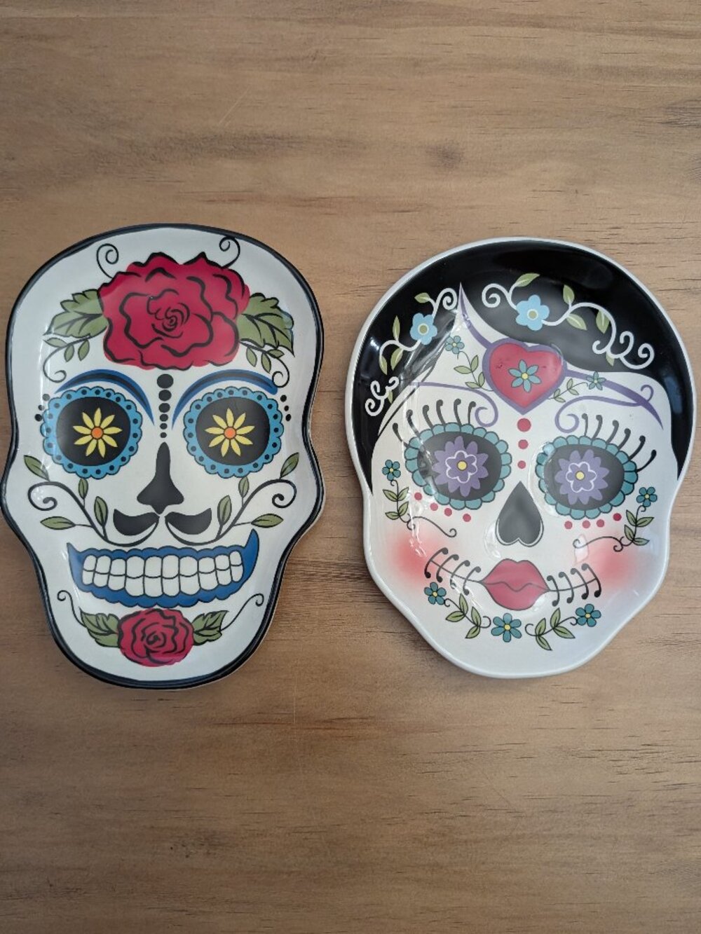 Set of 2 Ceramic Dia de los Muertos Halloween Fall Sugar Skull Dishes Plates